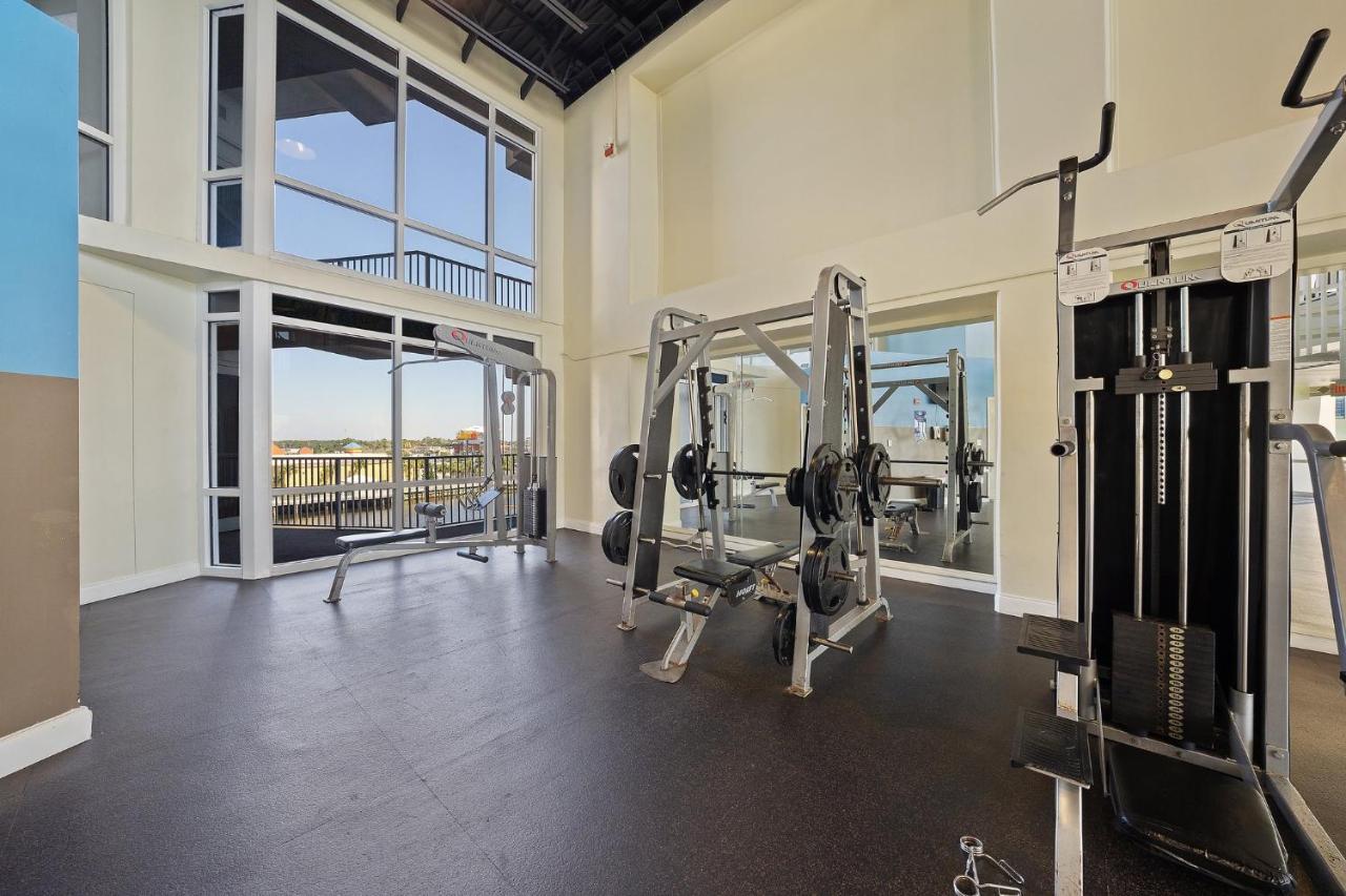 Laketown Wharf 1825 Apartment *